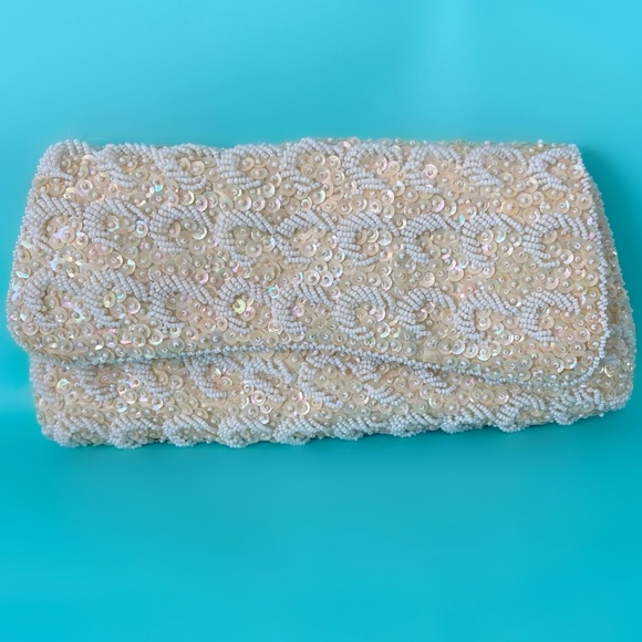 Vintage Handbags - Vintage 60s cream beaded clutch wristlet purse Hong Kong coquette formal evening